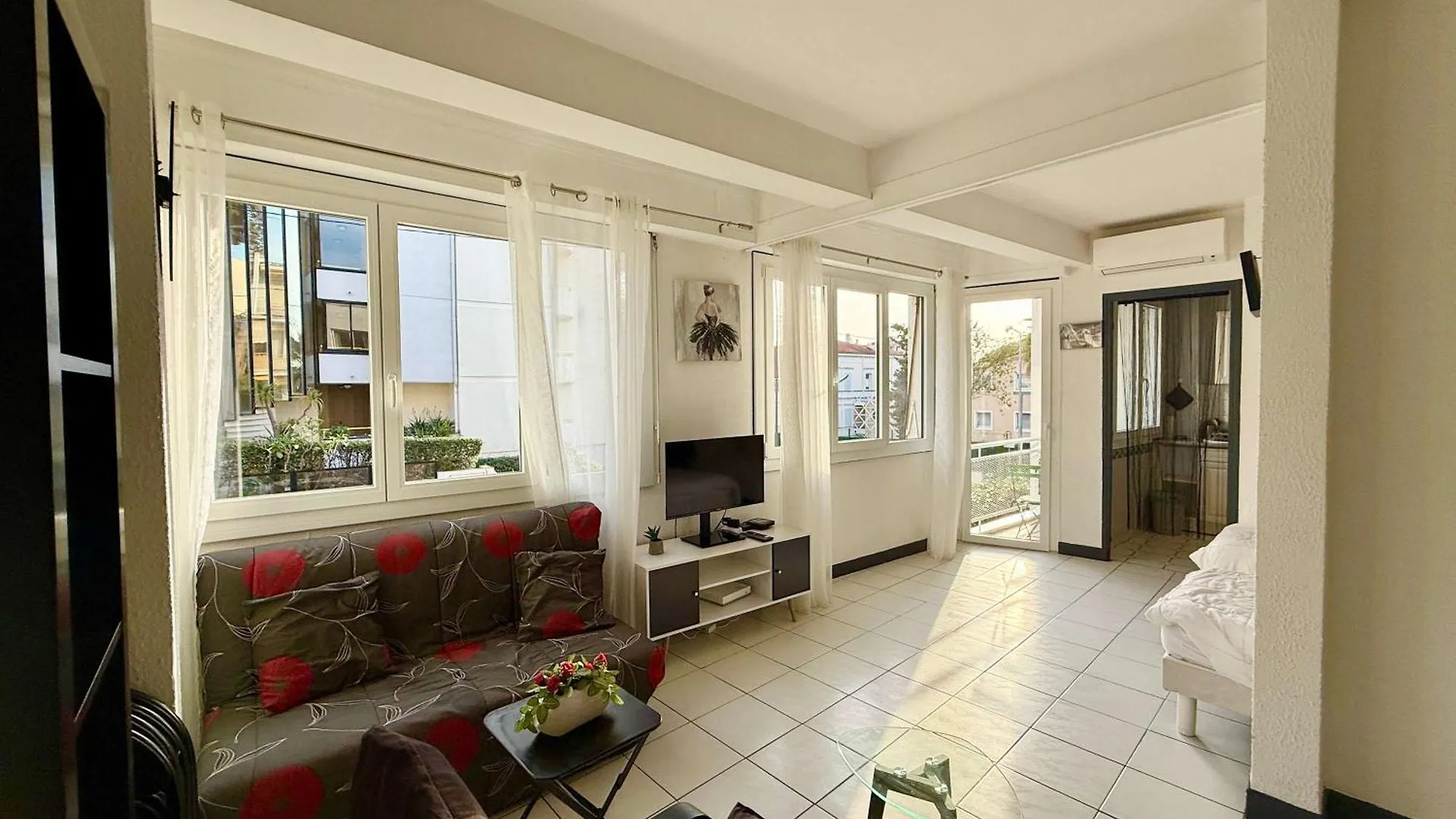 Apartment B007 Grand Studio Lumineux 4 Proche Centre Cannes