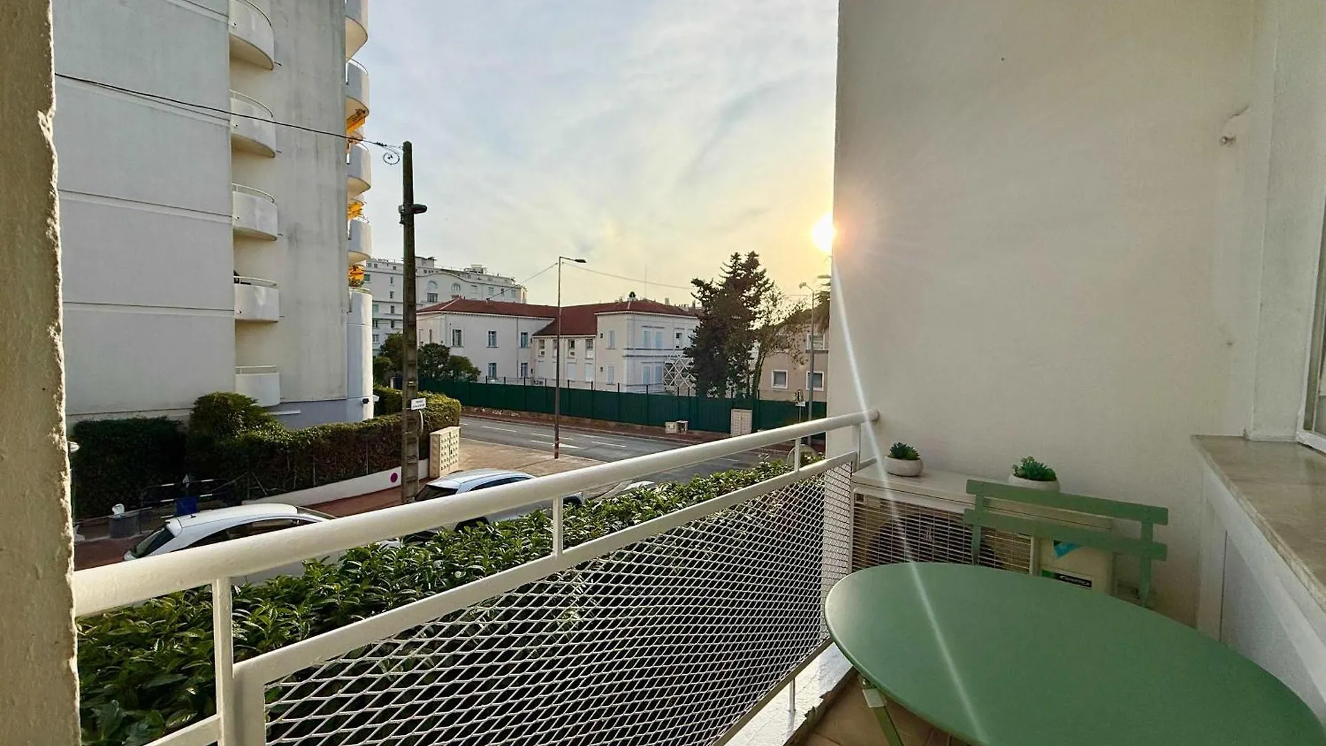 B007 Grand Studio Lumineux 4 Proche Centre Cannes France